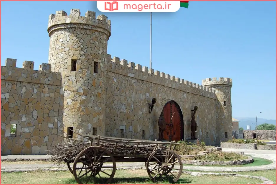 قلعه و فانوس دریایی لنکران