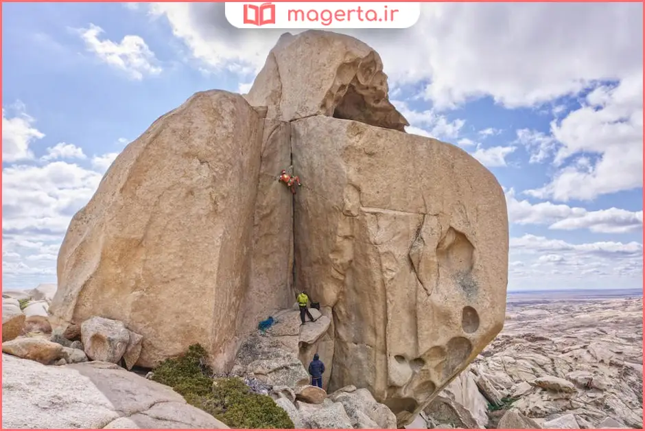 بیِکتائو-آتا و سازندهای گرانیتی