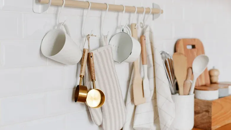 میله چندمنظوره با قلاب