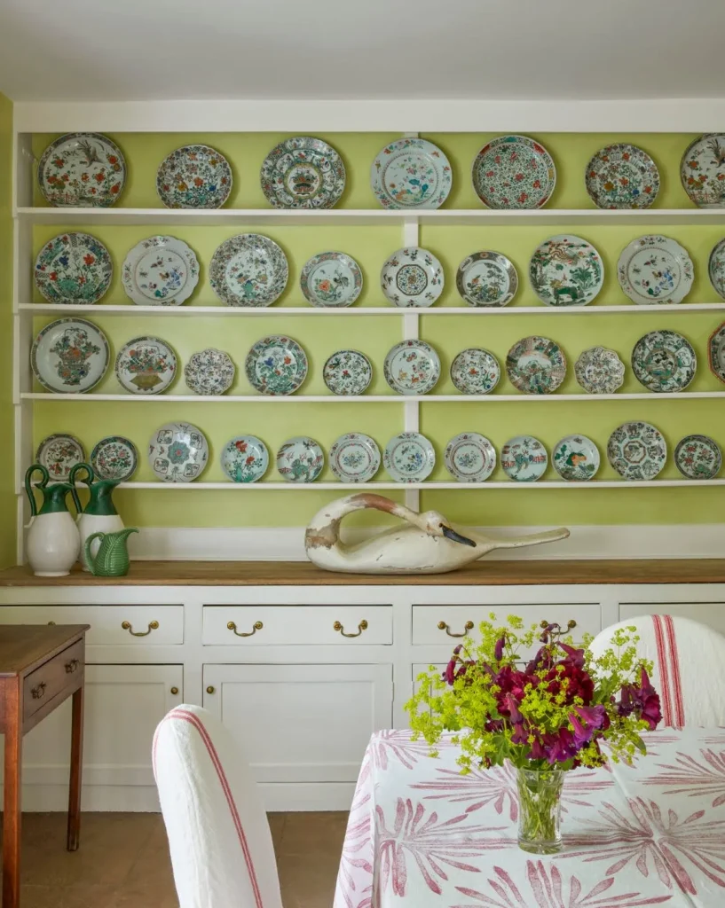 لیمویی متمایل به سبز