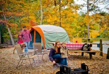 کمپینگ پاییزی؛ وسایل متفاوت برای فصل تغییر رنگها و آبوهوا