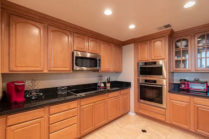 کابینتهای شیشهای