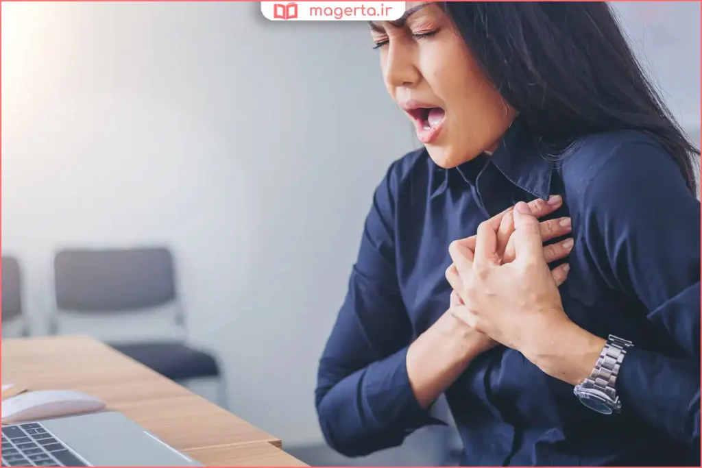 نشاندن بیمار در حالت نیمه‌نشسته برای کاهش فشار روی قلب