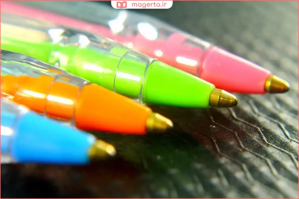 خودکار آبی روشن مناسب نوشتن کلمه چشم با وضوح بالا