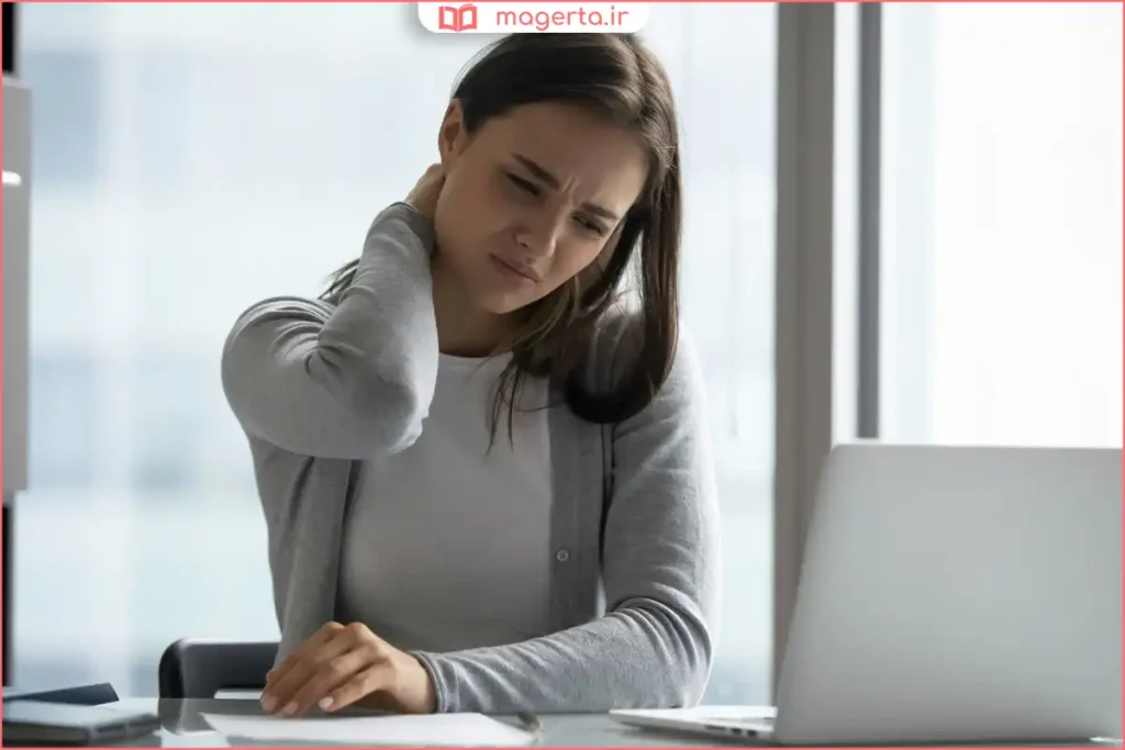 ماساژ آرام گردن برای تسکین درد و کاهش گرفتگی