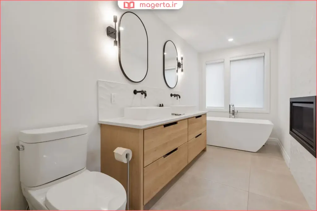 سرویس بهداشتی مدرن با کاشی‌های سفید براق و نور طبیعی