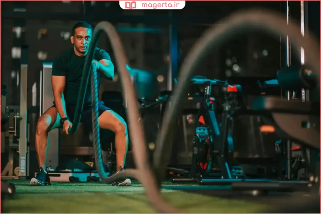 فردی در حال انجام تمرینات هوازی سبک با نفسگیری منظم