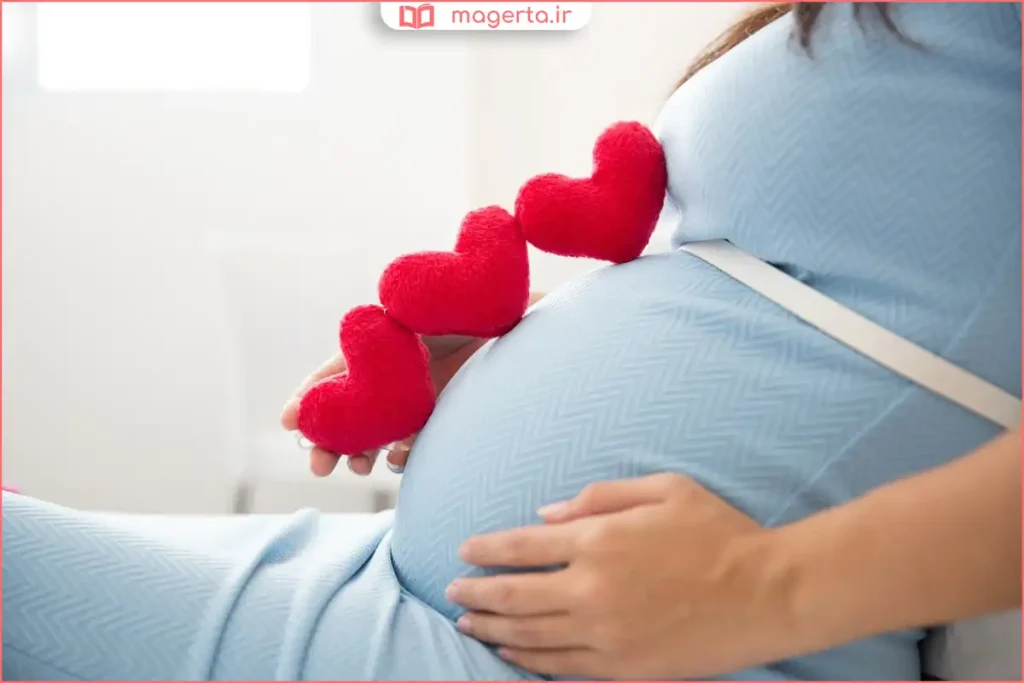 تست تخمک‌گذاری مثبت روی میز برای تعیین بهترین زمان بارداری