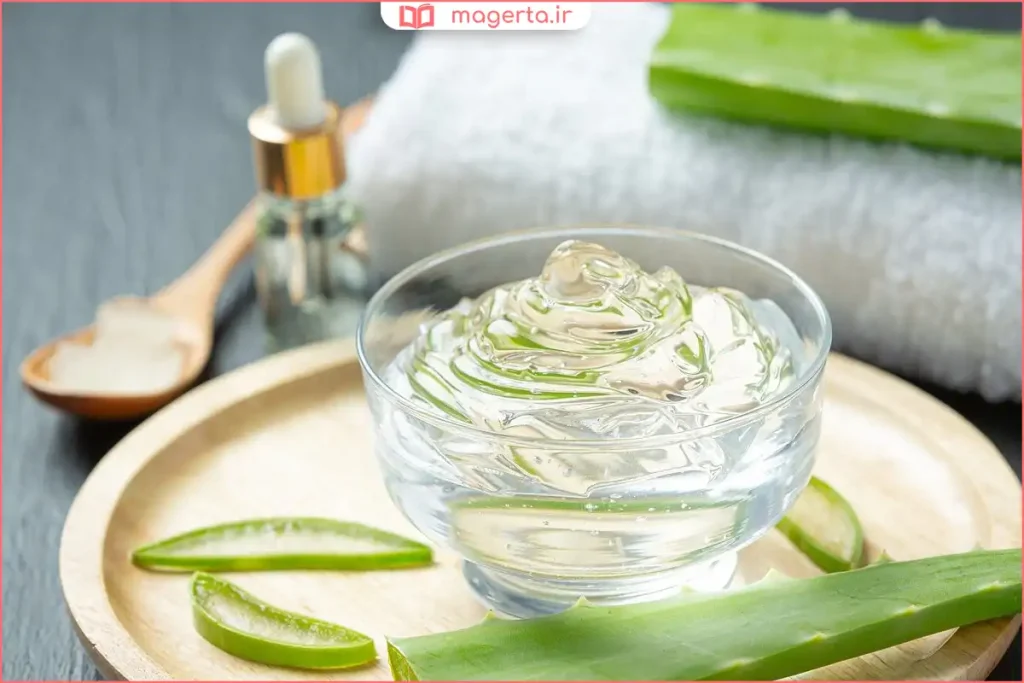 بافت طبیعی ژله آلوئه‌ورا با رنگ شفاف