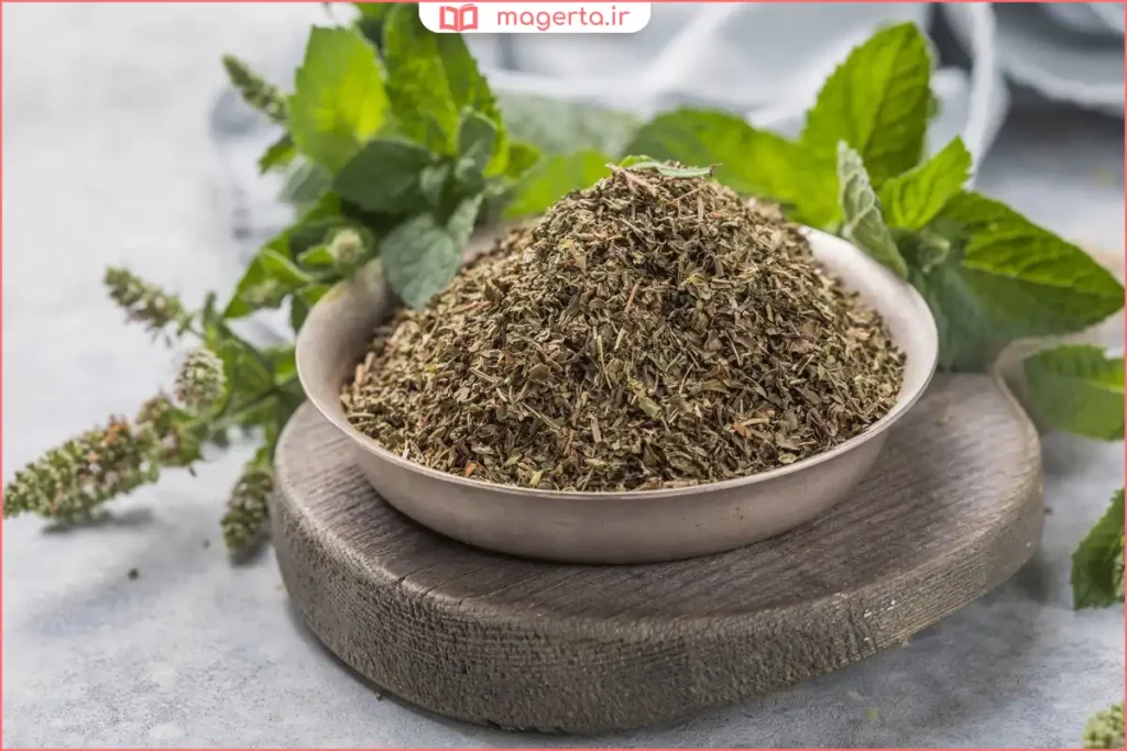 برگ‌های پونه خشک آماده استفاده در دمنوش