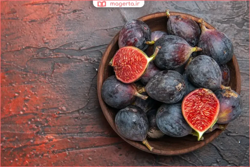 انجیر بنفش و سبز در مراحل مختلف رسیدگی