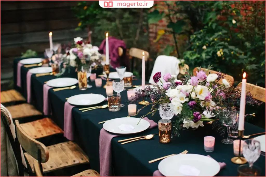 چیدمان میز شام عروسی با غذاهای مجلسی و تزیین شیک