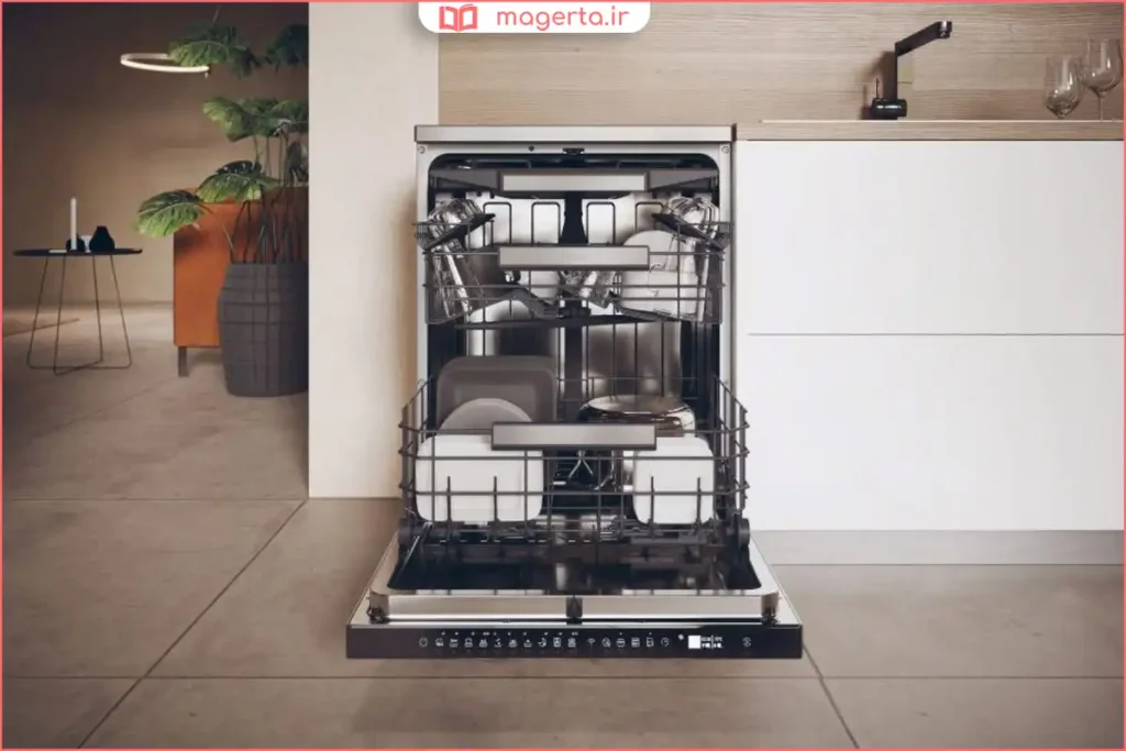 ماشین ظرفشویی مدرن نصبشده در آشپزخانه