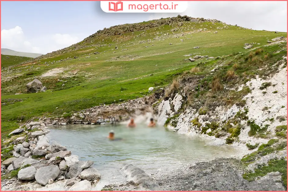 چشمه آب شور لاکان