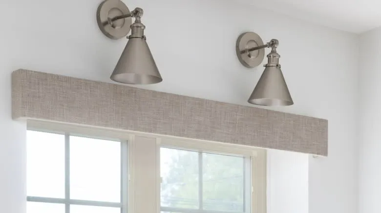 نورپردازی هدفمند در اطراف پنجره