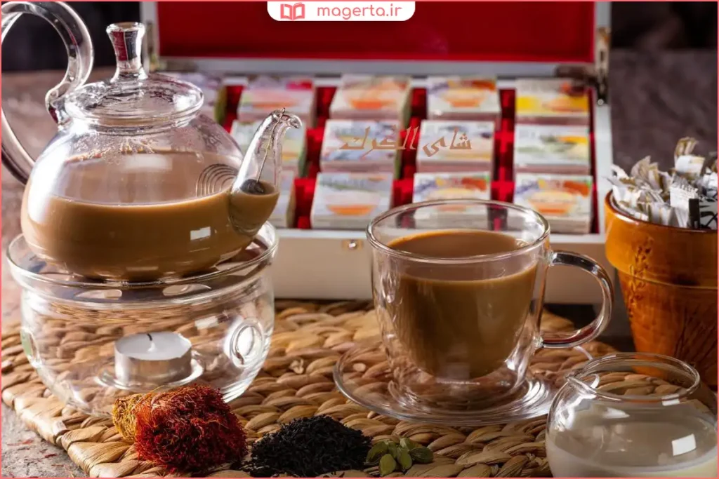 چای کرک آماده‌شده با ادویه‌های معطر روی میز