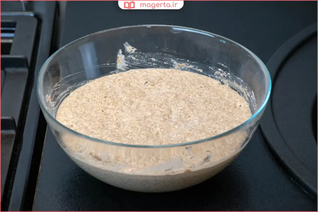 فعال شدن خمیر مایه در آب ولرم با ایجاد کف و حباب