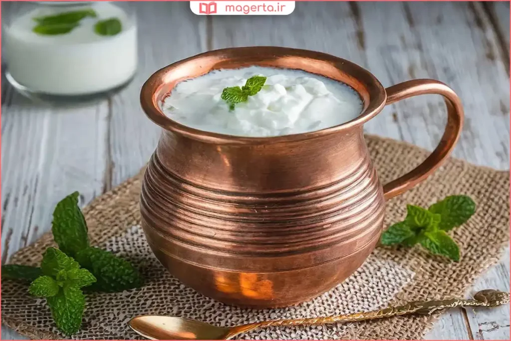 دوغ محلی تازه در ظرف مسی با بافت طبیعی