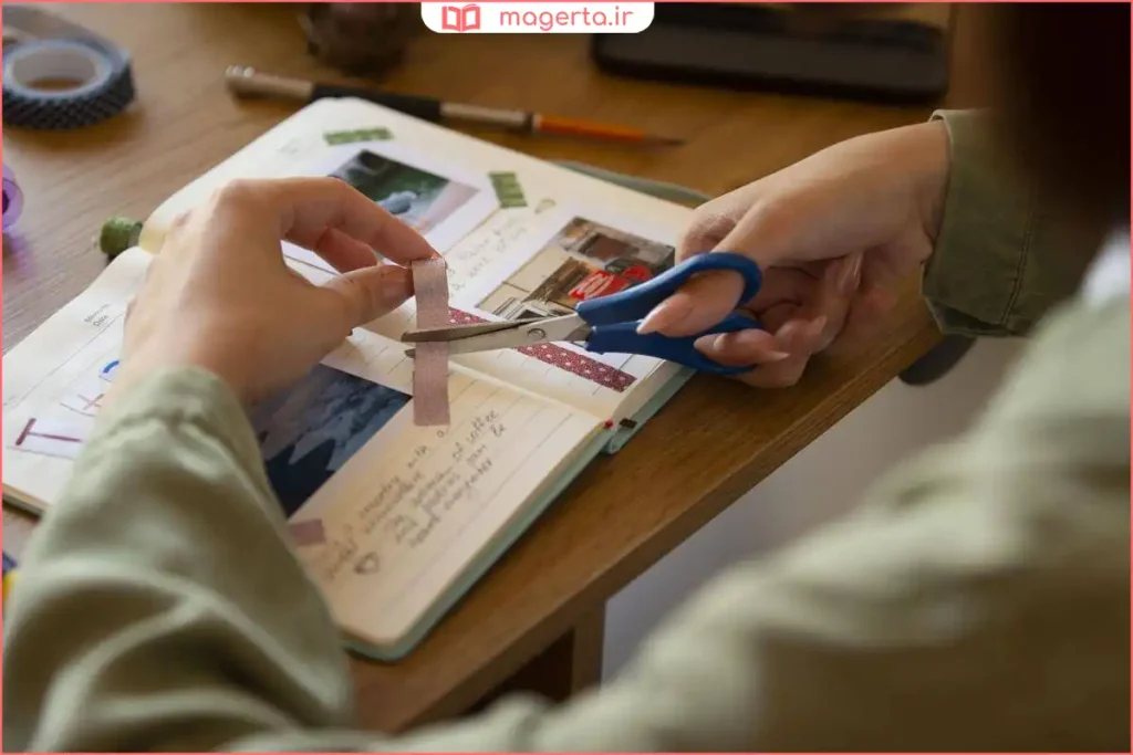 صفحه‌های پرشده ژورنال‌نویسی با دست‌خط شخصی