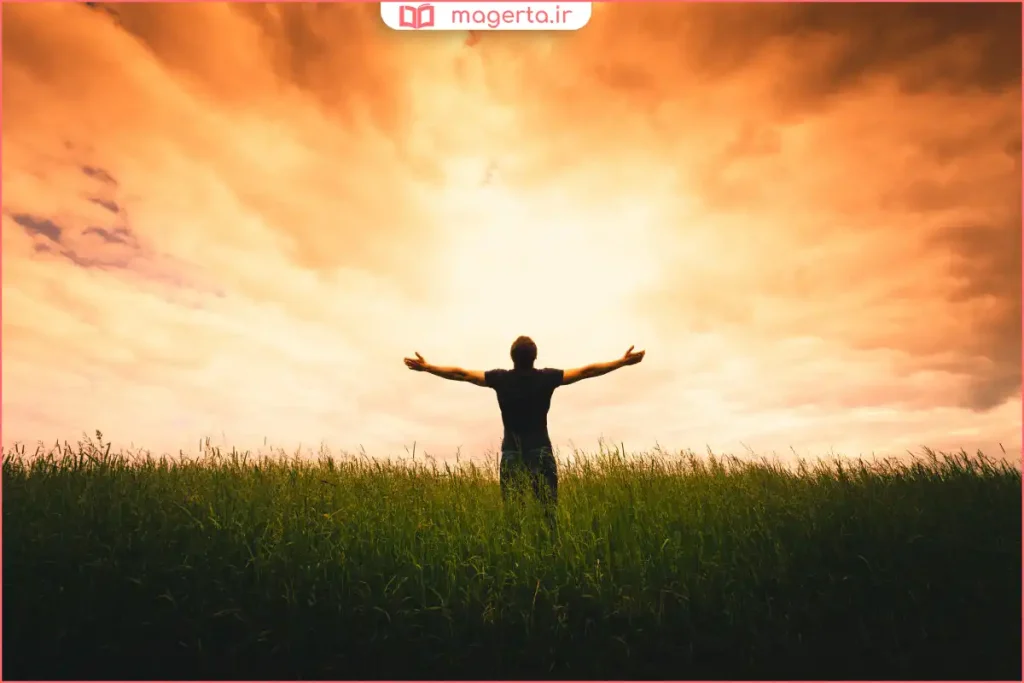 فرد در حال تفکر و آرامش در فضایی معنوی و ساده