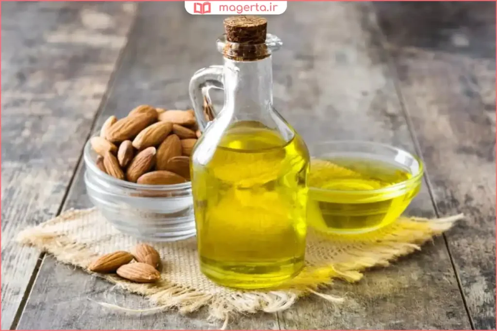 نمای نزدیک از روغن بادام تلخ با بافت شفاف