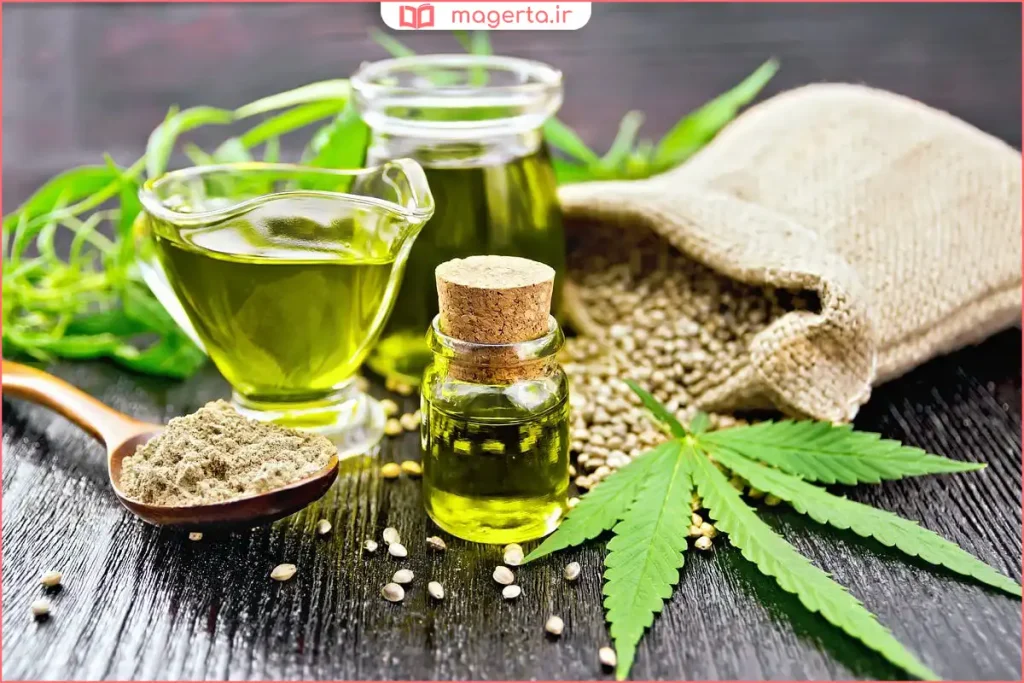 دانههای شاهدانه روی پارچه روشن با نور طبیعی