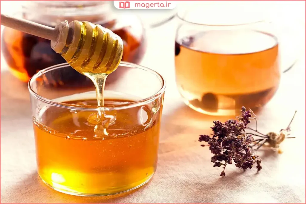نگهداری عسل طبیعی در شیشه دربسته داخل کابینت خشک