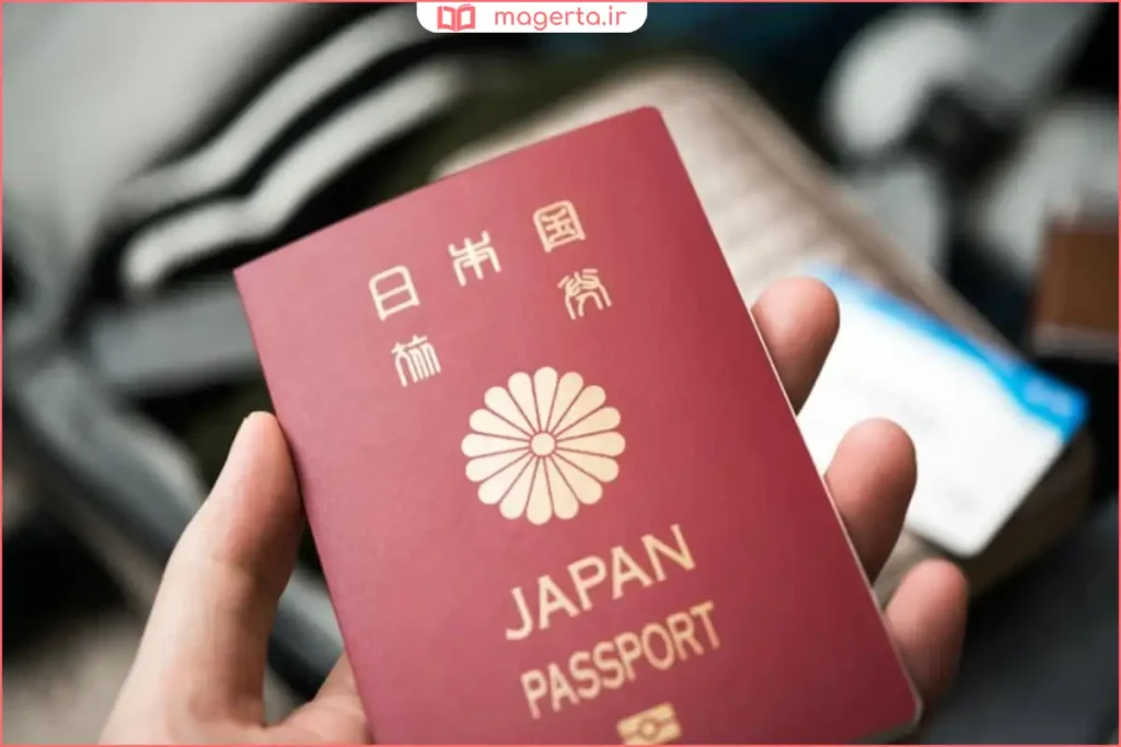 کارت اقامت ژاپن در دست متقاضی پس از دریافت مجوز اقامت