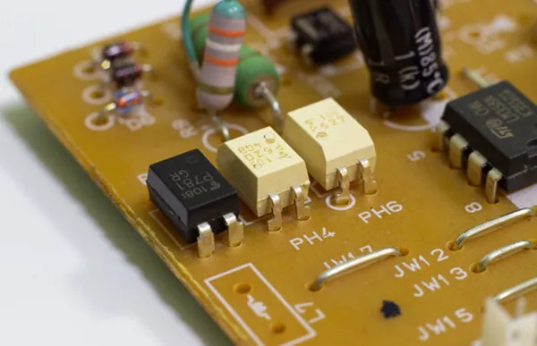 استفاده از آی سی اوپتوکوپلر در یک پروژه