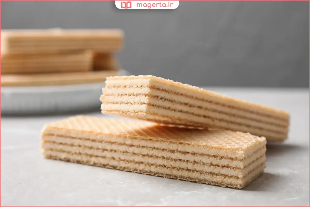 چیدن ویفرها داخل جعبه خشک و خنک برای ماندگاری بیشتر