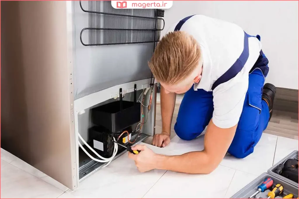 نشت آب از لوله تخلیه یخچال در قسمت پشتی