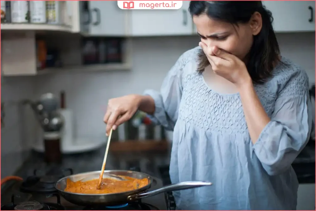 احساس بیزاری از بوی غذا به‌دلیل تغییرات هورمونی یا جسمی