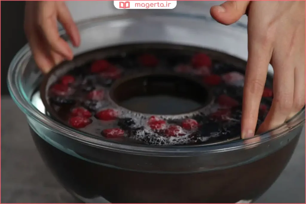 خارج نشدن ژله از قالب به دلیل سرد نشدن کامل