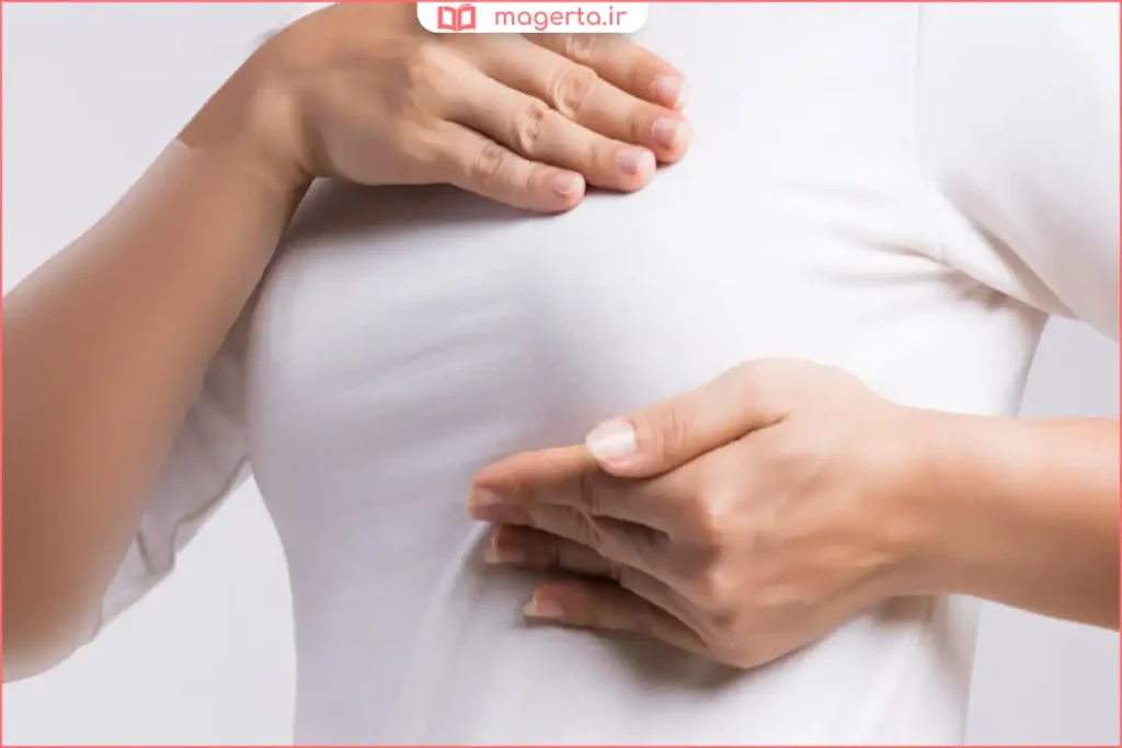 معاینه سینه توسط پزشک برای تشخیص علت ترشح