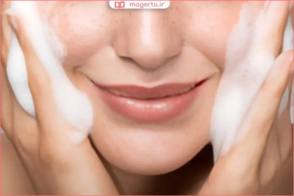 استفاده از ژل شستشوی صورت روی پوست خیس