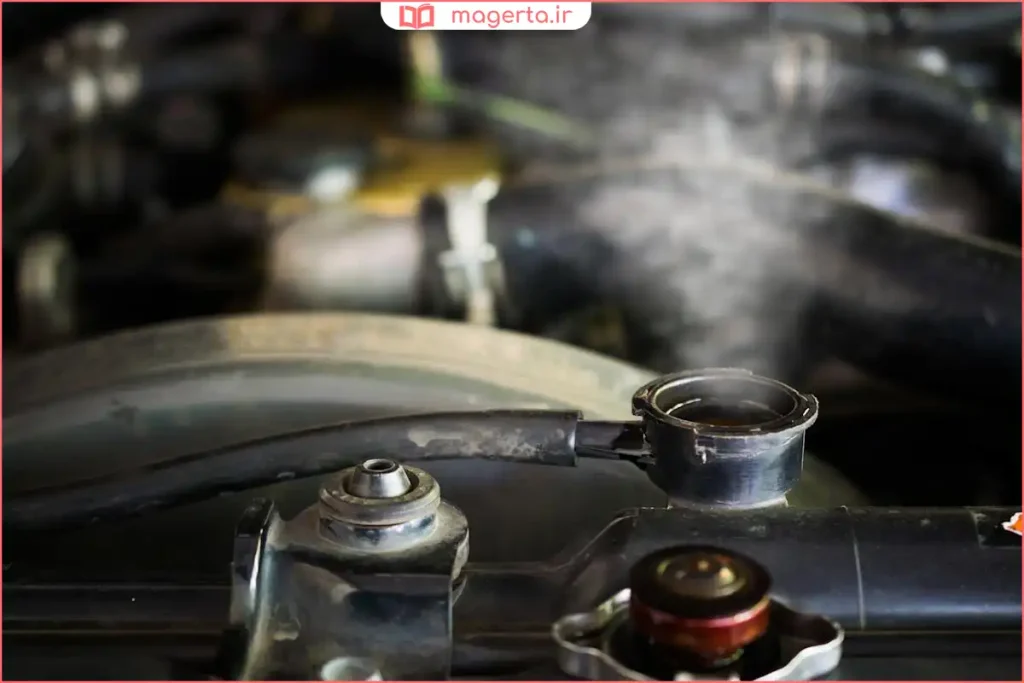 چکه کردن آب از رادیاتور ماشین به دلیل نشتی شیلنگها