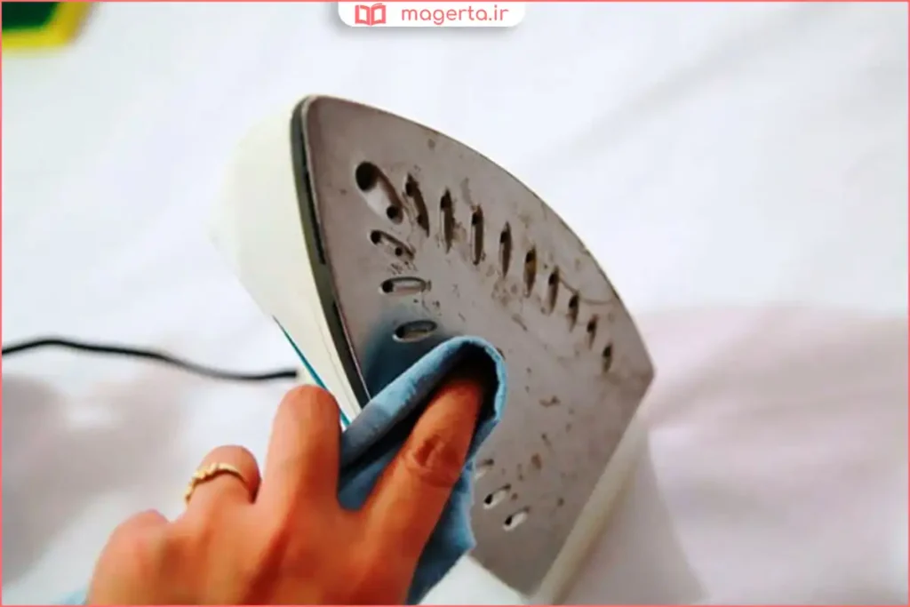 خروج قطرات آب از کف اتو بخار هنگام استفاده