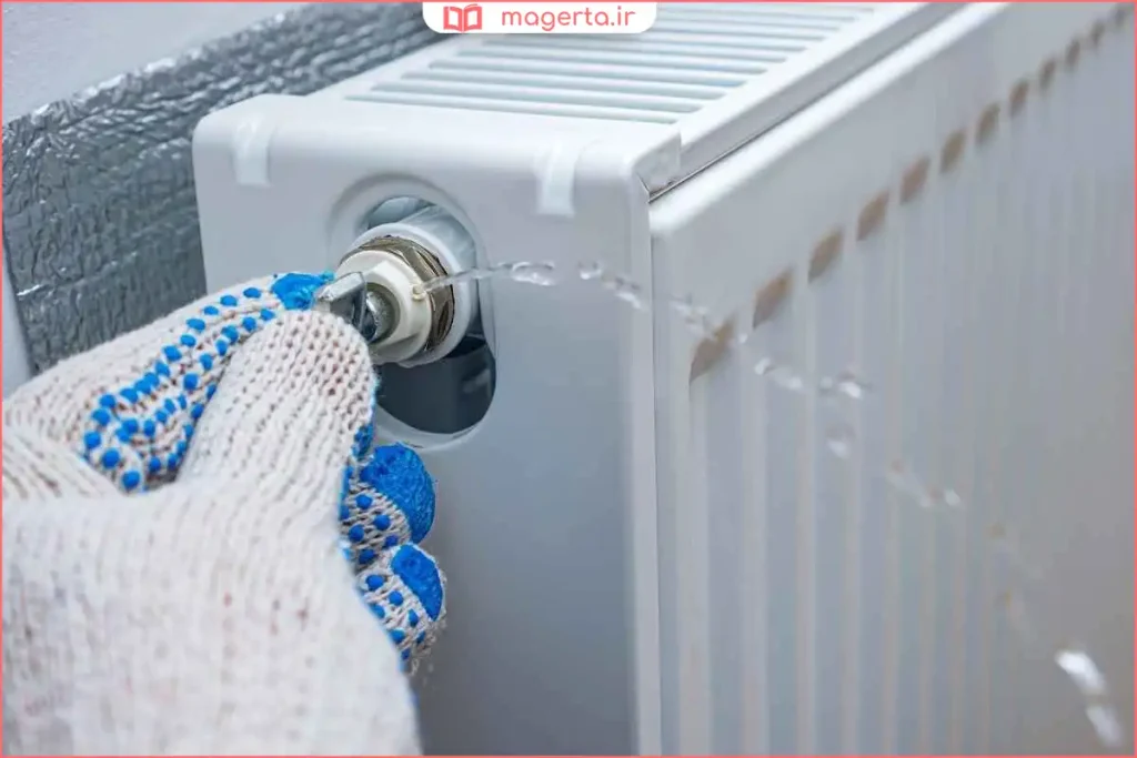 صدای جریان آب داخل رادیاتور شوفاژ دیواری در حال کار