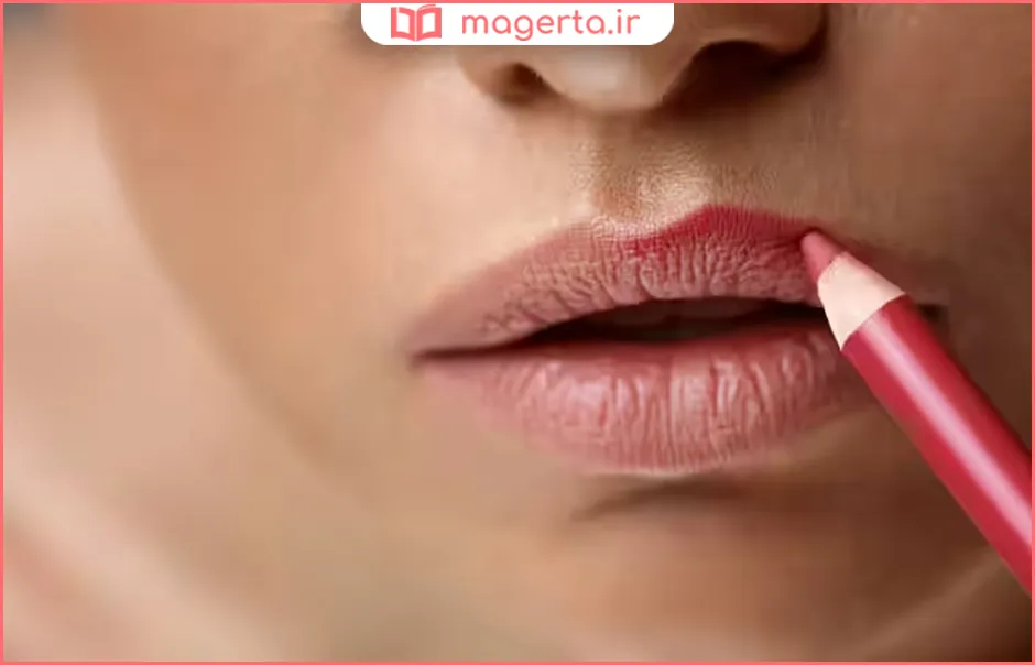 آموزش زدن رژ لب
