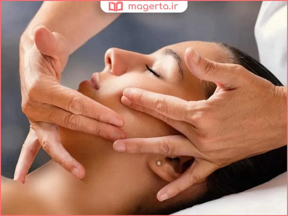 نحوه ماساژ صورت برای رفع چین و چروک