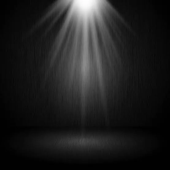 عکس هنری نور در دل تاریکی