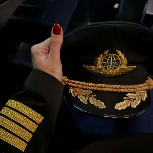 عکس پرواز دخترونه برای پروفایل