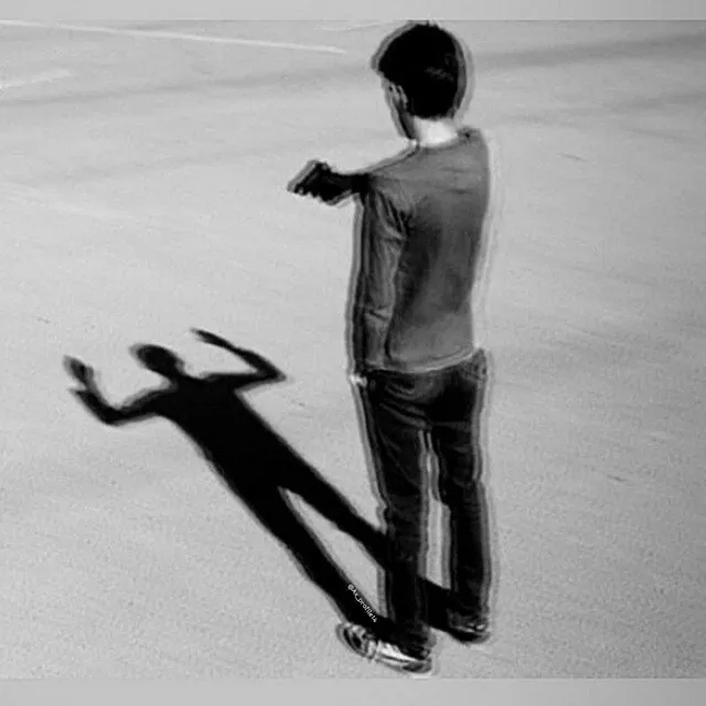 عکس پروفایل اعتماد کردن و ضربه خوردن