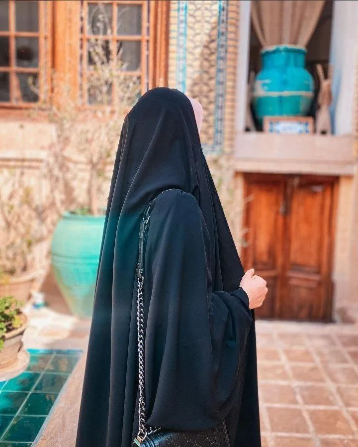 عکس پروفایل دختر با چادر عربی