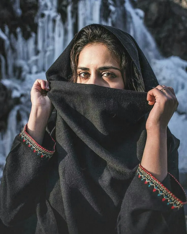 عکس پروفایل دختر چادری مینیمال