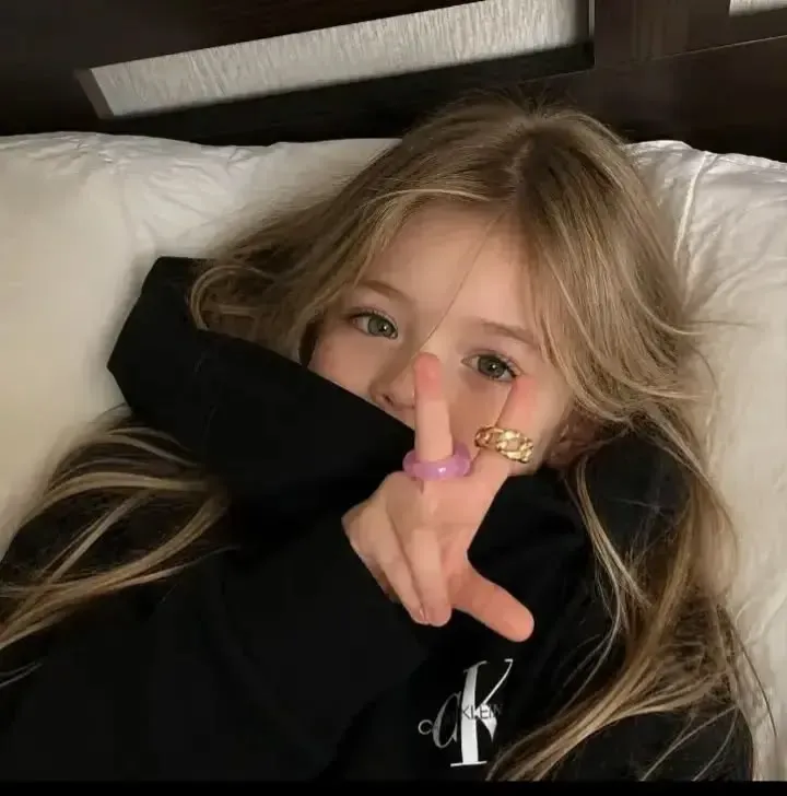 عکس پروفایل بچه گانه بامزه برای مادرها