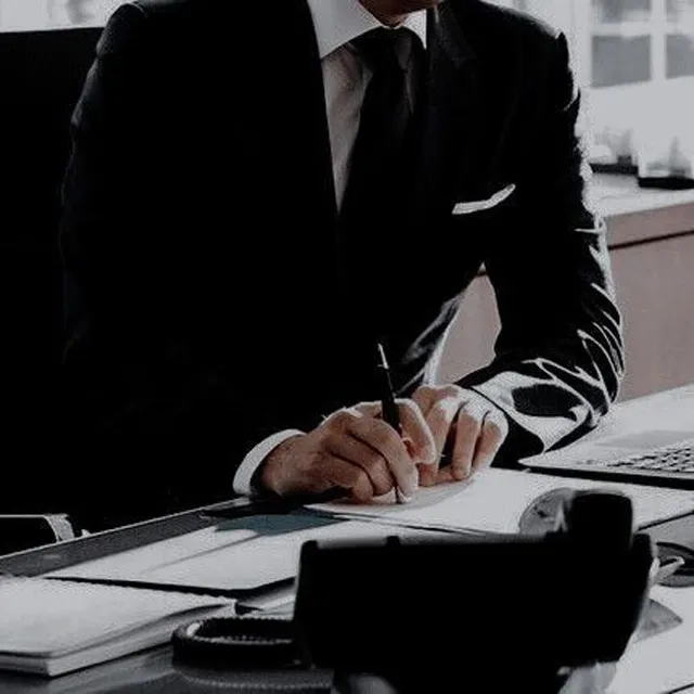 عکس پروفایل وکیل آینده شیک