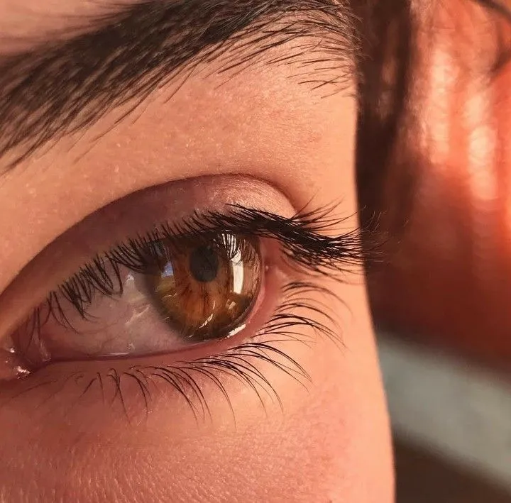 عکس پروفایل نگاه دختر
