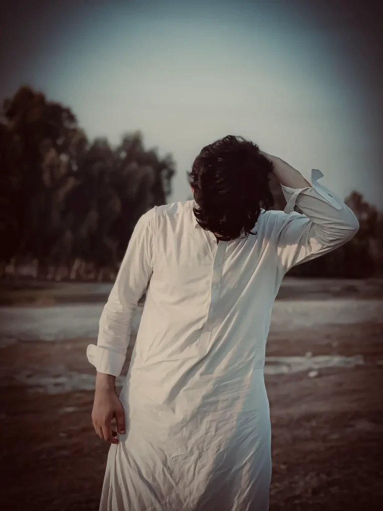 عکس پروفایل پسرانه با لباس بلوچی