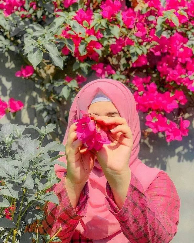 عکس پروفایل صورتی پررنگ